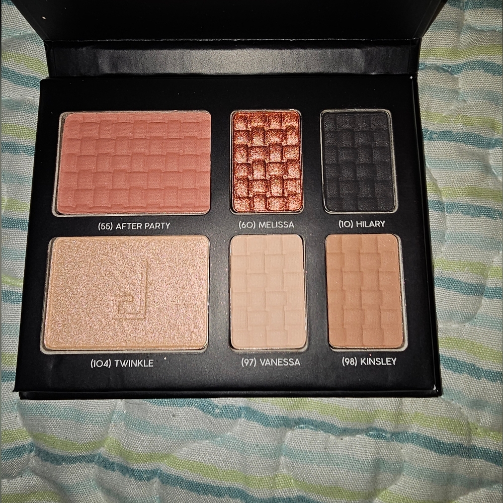 Douce Makeup Palette - Picture 2 of 2